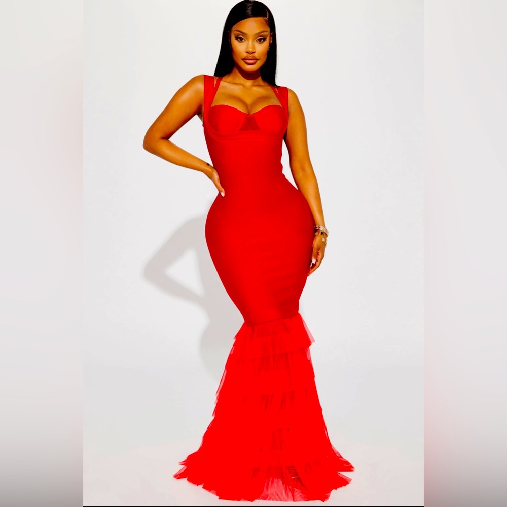 NWT Red Gown Gala Size XL